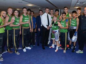 Supporting image for story: Richie Woodhall leads the tributes to Len