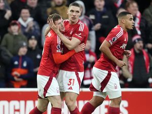 Supporting image for story: Nottingham Forest fend off Southampton to maintain unlikely title push