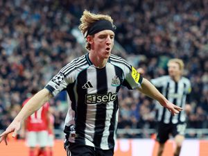 Supporting image for story: Anthony Gordon tips Newcastle team-mates Nick Pope and Jacob Murphy for England