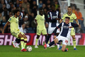 Martin Odegaard of Arsenal and Taylor Gardner-Hickman of West Bromwich Albion. (AMA)