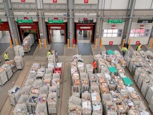Supporting image for story: Royal Mail to use digital tags to track containers and improve efficiency