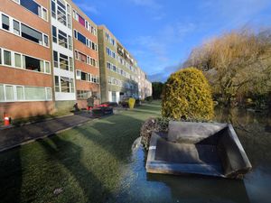 Supporting image for story: Shrewsbury flats hit by Severn flooding could benefit from new defence measures 