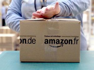 Supporting image for story: Amazon pledges to fight fake reviews