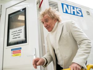 Supporting image for story: Rod Stewart ‘supports doctors’ strikes’ and wants to pay for more hospital scans