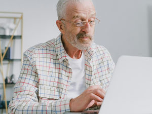 Supporting image for story: 'Even adults can turn into children again' – Grandpa taps Temu to rediscover hands-on joy