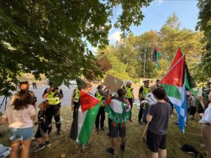 Supporting image for story: JD Vance greeted by Palestine protesters as he begins holiday in Scotland