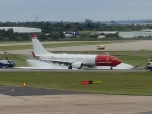 Supporting image for story: Birmingham Airport runway reopen after Boeing 737's emergency landing