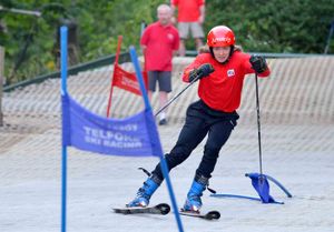 Laurie shows how it should be done