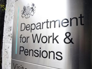 Supporting image for story: What does the universal credit immigration data show?