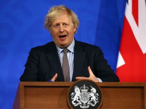 Supporting image for story: What did the PM say on testing, travel and vaccine passports?