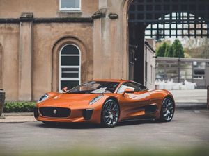 Supporting image for story: Jaguar C-X75 used in James Bond’s Spectre could fetch almost £1m at auction