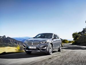 Supporting image for story: BMW updates X1 SUV with fresh look