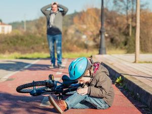 Supporting image for story: Twitter users remember favourite dangerous childhood activities