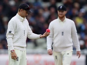 Supporting image for story: Joe Root questions the need for day/night Tests in an Ashes series