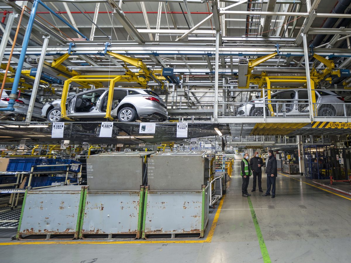 Downturn across UK firms stretches into May despite tariffs respite