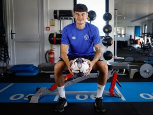 Supporting image for story: Shrewsbury Town sign Luton Town midfielder Elliot Thorpe on season-long loan