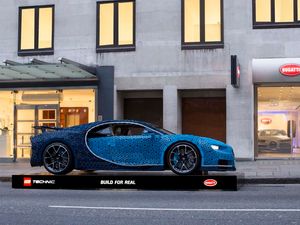 Supporting image for story: Driveable Lego Bugatti Chiron makes UK debut