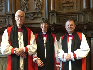 Supporting image for story: Tributes paid to bishop after death age 84