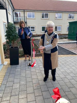 Cllr Perry opens new retirement village