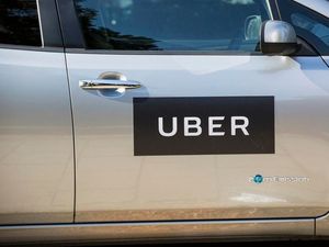 Supporting image for story: Uber boss apologises for ‘mistakes’ after being denied London licence renewal