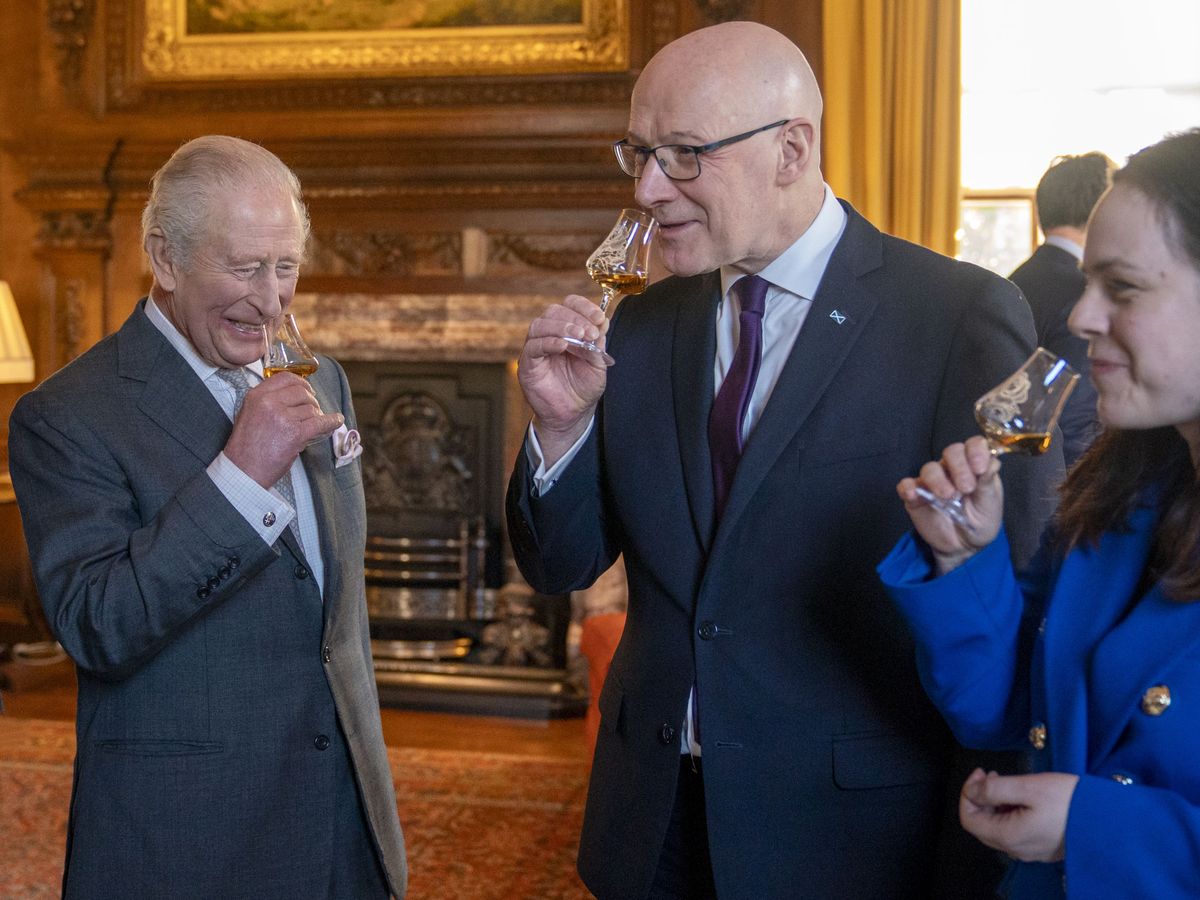 King shares dram with Swinney at reception celebrating Scottish business owners