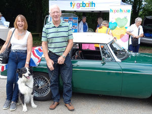 Supporting image for story: Classic car rally boost for Hope House