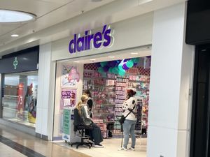 Supporting image for story: Worry for Claire’s accessories shop workers as company directors call in administrators