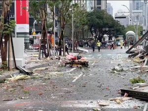 Supporting image for story: Explosion at department store in Taiwan kills four people and injures 26