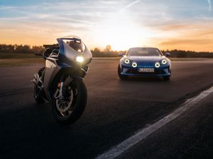 Supporting image for story: MV Agusta and Alpine collaborate on new limited-edition motorcycle