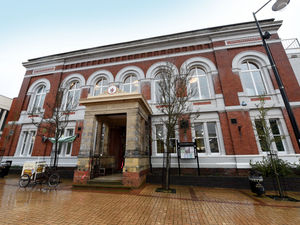 Supporting image for story: Floods concert to raise funds