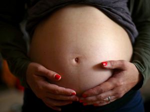 Supporting image for story: Pregnant women who develop diabetes should cut calories to avoid insulin – study