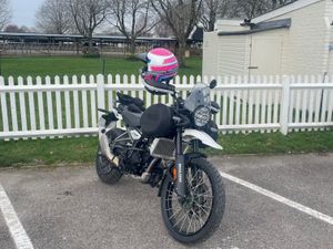 Supporting image for story: Long-term report: The Royal Enfield Himalayan sparks debate about adventure bikes