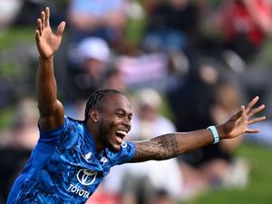 Supporting image for story: Harry Brook hails ‘awesome’ Jofra Archer as he rues England’s batting display