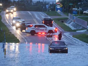 Supporting image for story: Tropical Storm Debby hits Florida with floods and threat of record rain