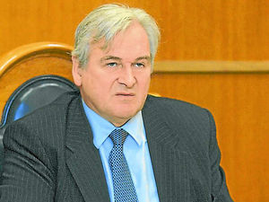 Supporting image for story: Shropshire Council leader wades into milk cash row warning impacts could be devastating for farmers