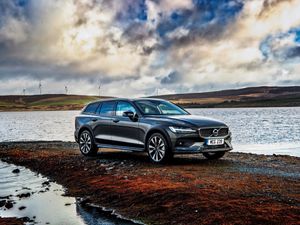 Supporting image for story: Estates are declining in popularity but SUVs pose efficiency challenge, says Volvo boss