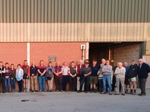 Supporting image for story: Farmers speak of worries facing the dairy industry 