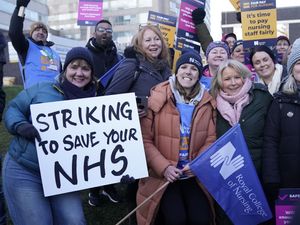Supporting image for story: NHS leaders urge talks on pay to avoid ‘alarming’ escalation in nurses’ strike