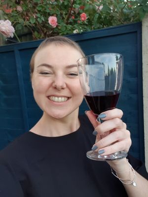 Abi Smith finishing chemo in 2020.