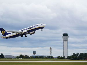 Supporting image for story: Ryanair to take disruptive passengers to court in ‘major clampdown’