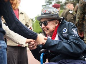 Supporting image for story: D-Day veteran and TikTok star ‘Papa Jake’ Larson dies aged 102