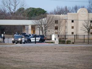 Supporting image for story: British police granted extra time to quiz men over Texas synagogue stand-off