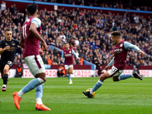 Supporting image for story: John McGinn: Philippe Coutinho is an Aston Villa role model 