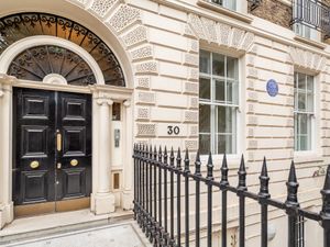 Supporting image for story: Historian and broadcaster Kenneth Clark honoured with a blue plaque