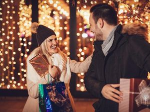 Supporting image for story: Hate dating apps? These Twitter users are proving that you can still fall in love randomly