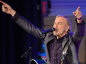 Supporting image for story: Neil Diamond speaks ahead of Birmingham gig