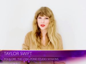 Supporting image for story: Taylor Swift thanks fans while accepting award for Folklore documentary