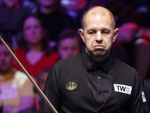 Supporting image for story: Barry Hawkins wins marathon to book place in UK Championship final