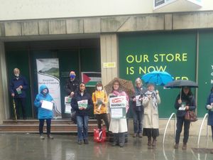 Supporting image for story: Group holds vigil to support Palestinians