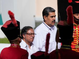 Supporting image for story: Colombian leader urges Maduro to release detailed Venezuelan vote counts